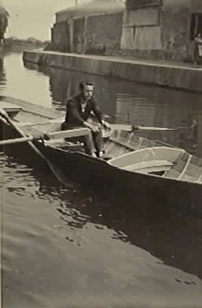 Canoa in acqua